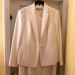 Kasper suit- worn 1 time